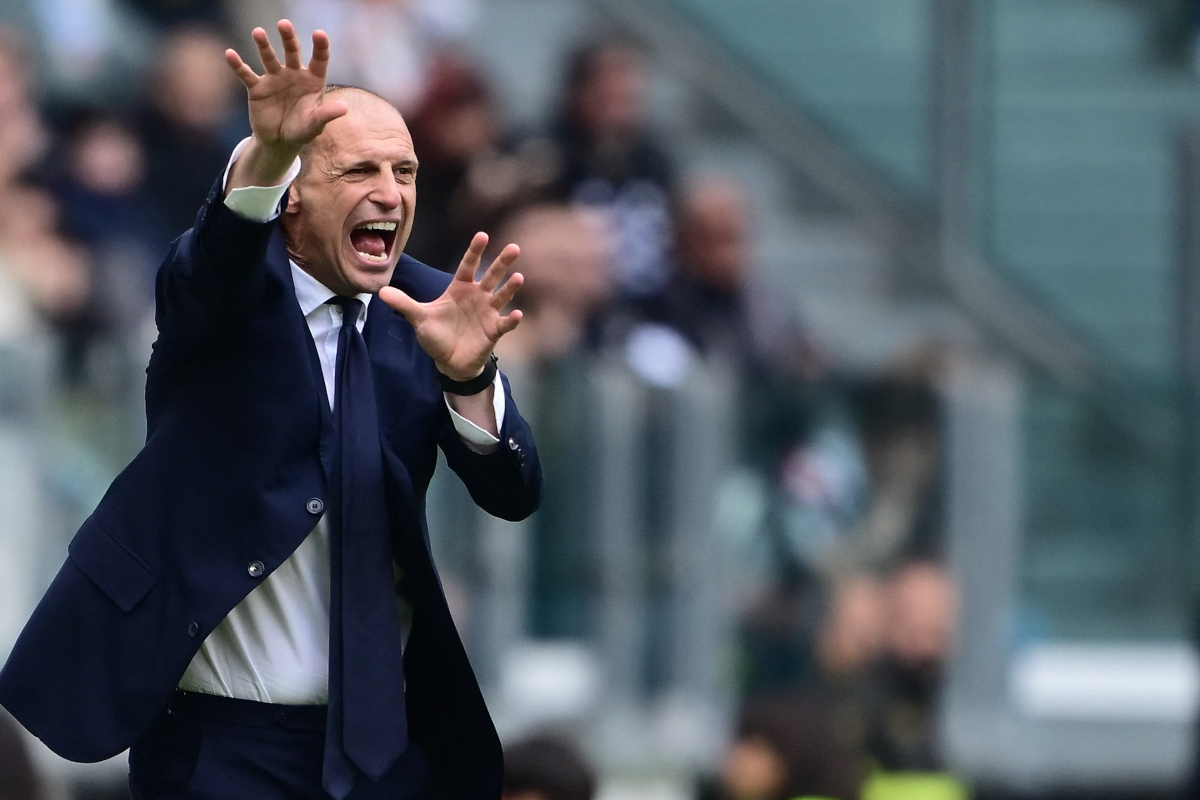 Massimiliano Allegri Tepok Jidat