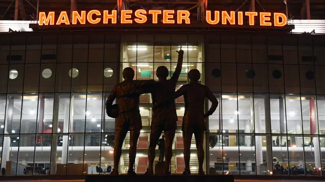 Tragedi Air di Old Trafford: Pertandingan Manchester United vs Arsenal Berakhir dengan Banjir dan Atap Bocor