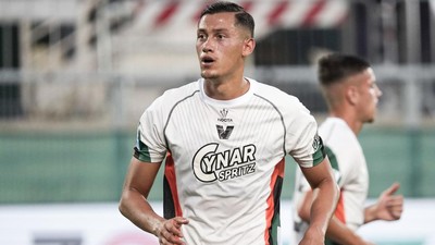 Kemenangan Venezia Serie A, Jay Idzes Menjadi Pahlawan